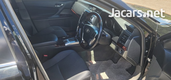 Toyota Mark X 2,5L 2012-8