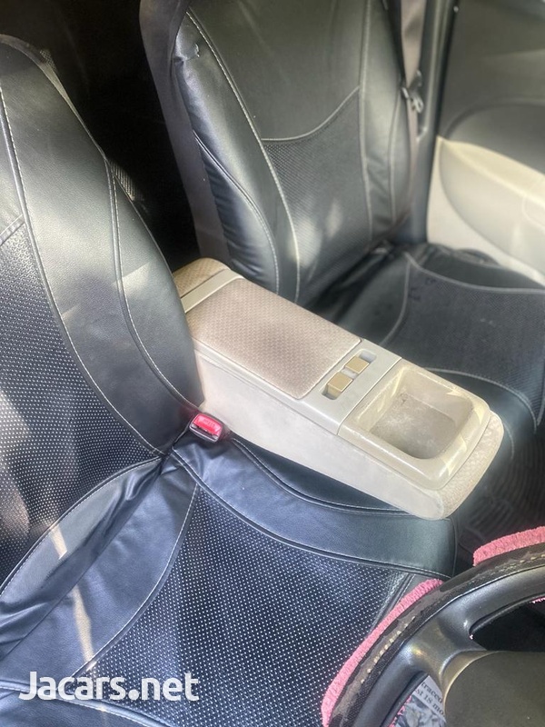 Toyota Passo 1,0L 2009-5