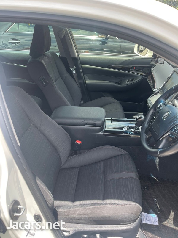 Toyota Crown 2,5L 2017-5