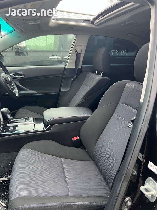 Toyota Mark X 2,5L 2013-7