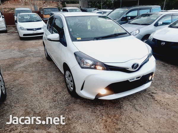 Toyota Vitz 1,3L 2015-1