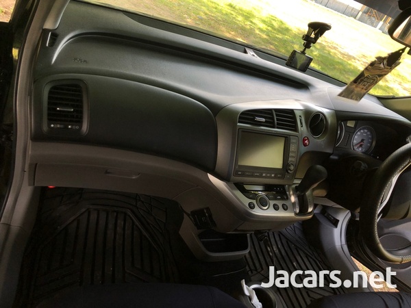 Honda Stream 1,8L 2011-3