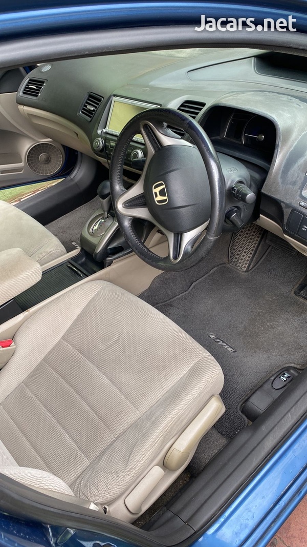 Honda Civic 1,3L 2010-3