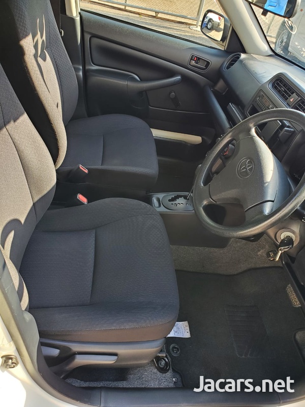 Toyota Probox 1,5L 2017-7