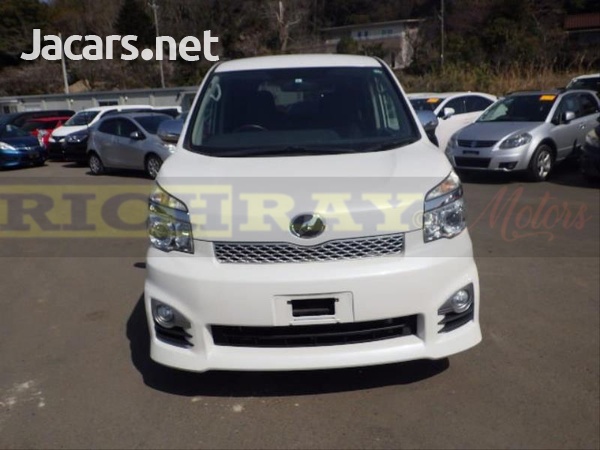 Toyota Voxy 2,0L 2013-2