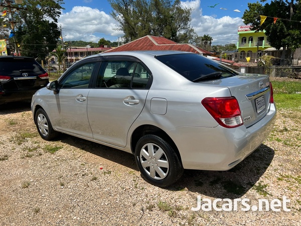 Toyota Axio 1,5L 2013-4