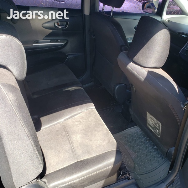 Toyota Wish 1,8L 2012-3