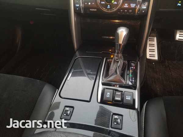 Toyota Mark X 2,5L 2016-12