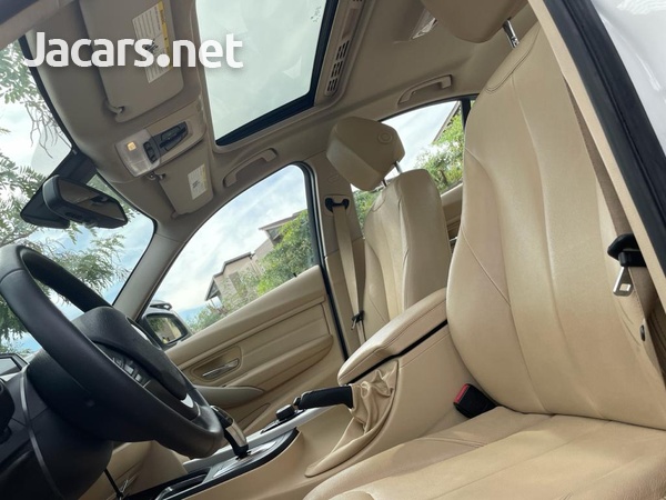 BMW 3-Series 2,5L 2015-1