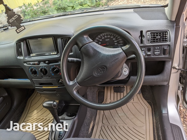Toyota Probox 1,2L 2014-3