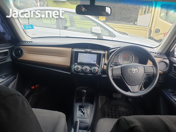 Toyota Axio 1,6L 2014-5