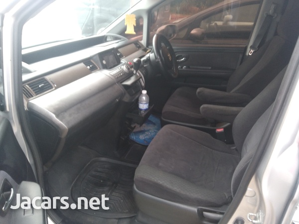 Honda Stepwgn 2,0L 2009-6