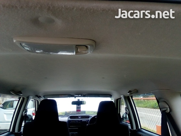Toyota Probox 1,5L 2016-12