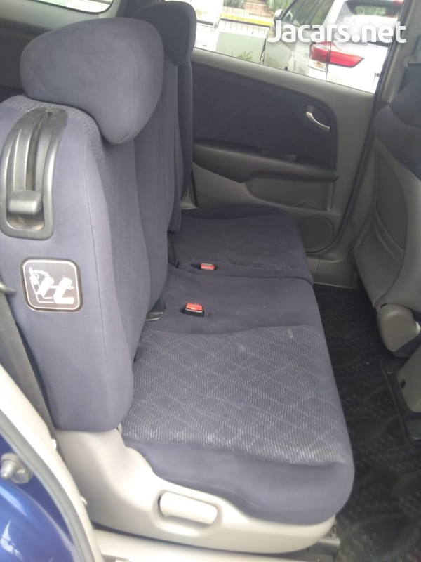 Honda Stream 1,8L 2012-7