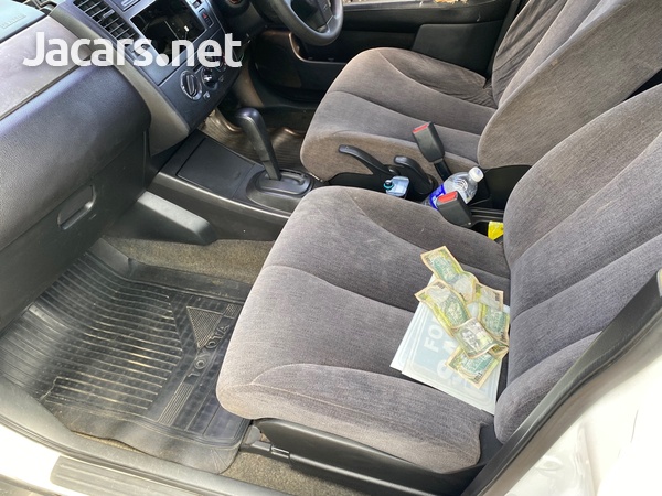 Nissan Tiida 1,5L 2008-6