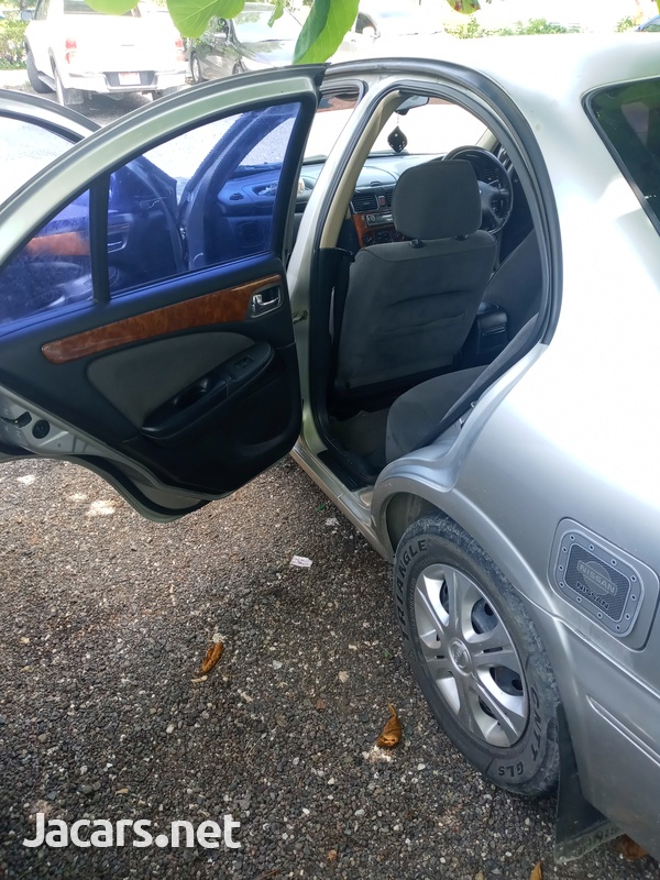 Nissan Almera 1,6L 2006-8