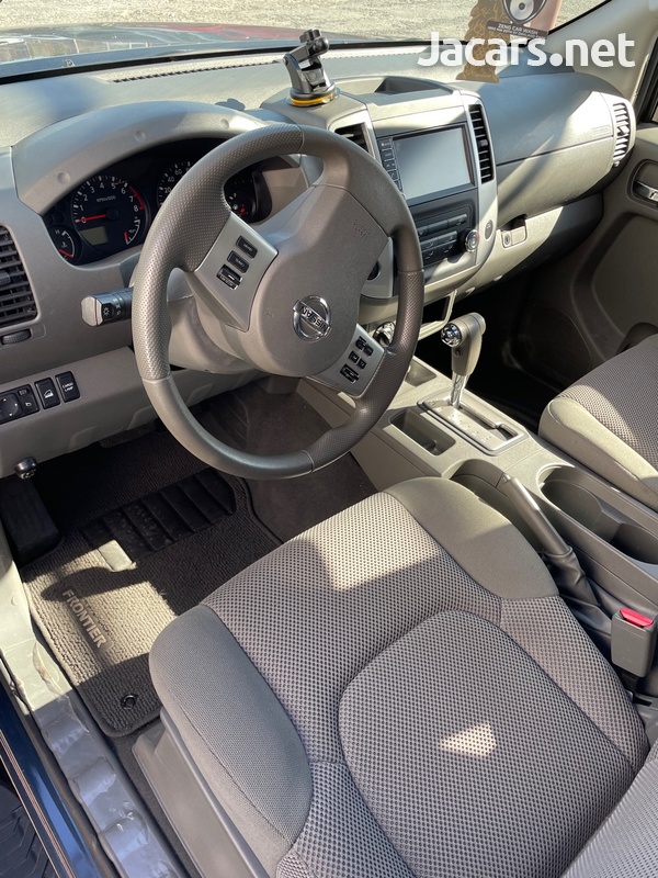 Nissan Frontier 4,0L 2019-7