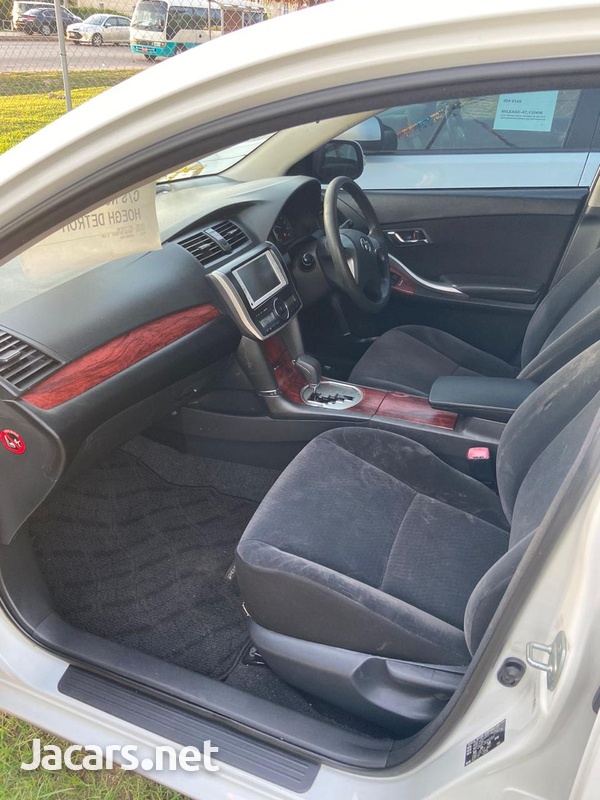 Toyota Premio 1,8L 2012-9