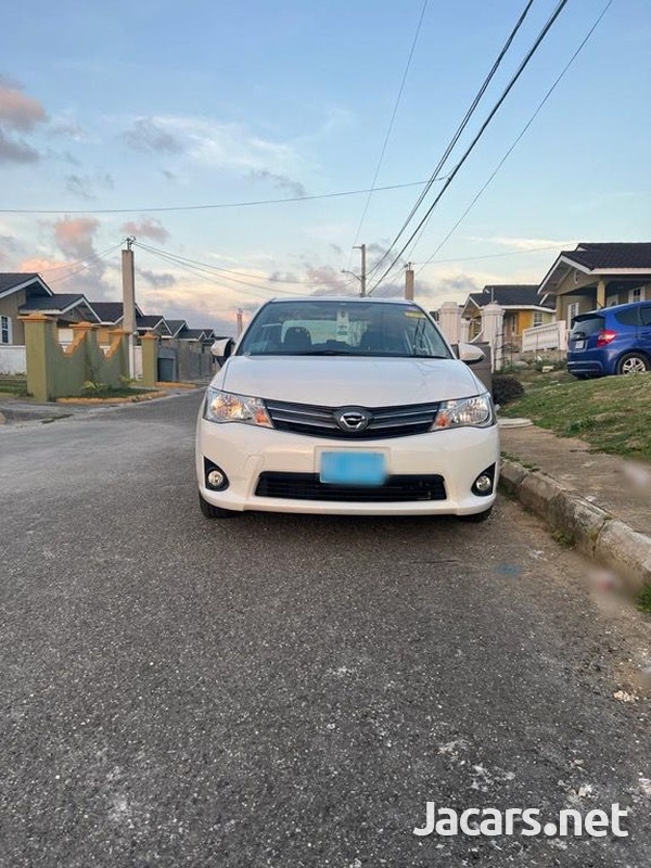 Toyota Axio 1,5L 2013-4