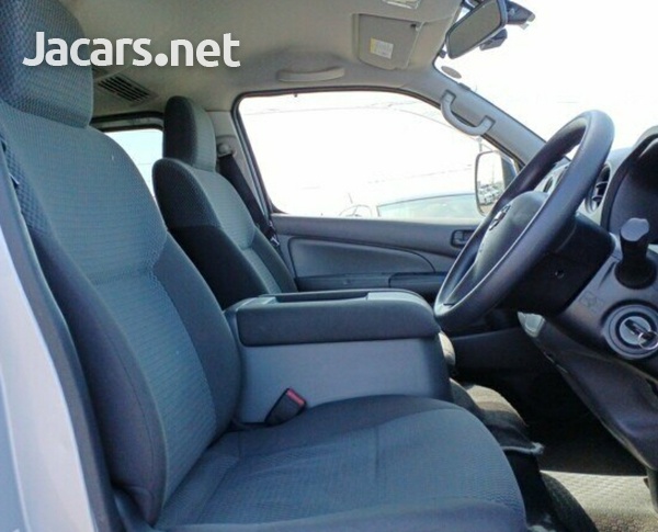 2017 NISSAN CARAVAN 10 SEATER-5