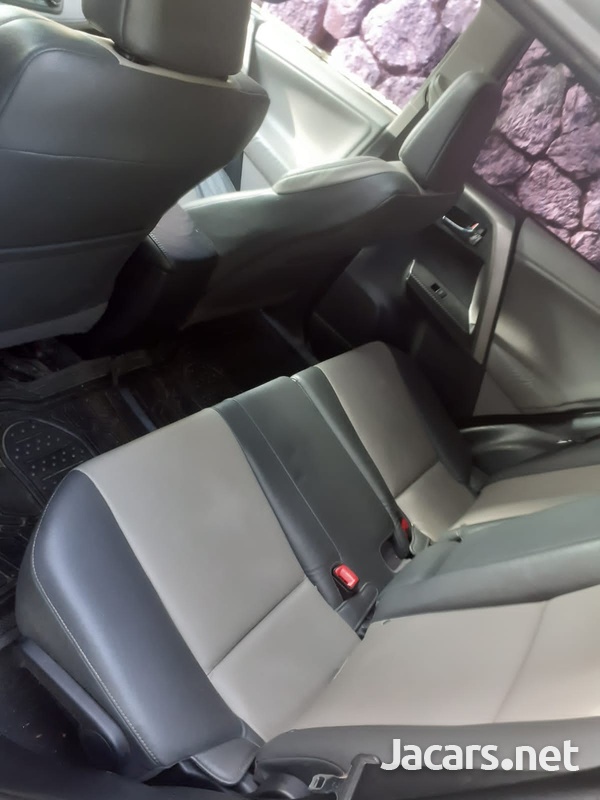 Toyota RAV4 2,5L 2013-7