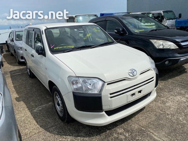Toyota Probox 1,3L 2017-4