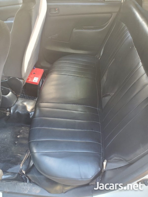 Toyota Probox 1,2L 2013-3