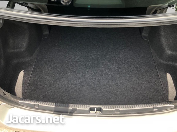Toyota Axio 1,5L 2013-6