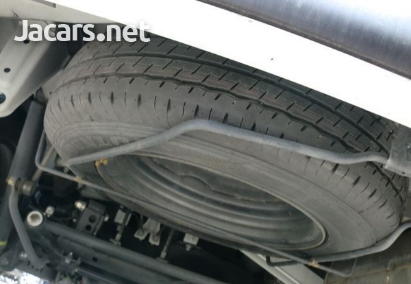 Toyota Succeed 1,5L 2016-15