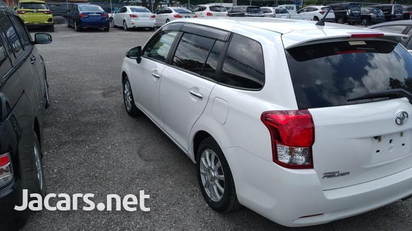 Toyota Fielder 1,8L 2013-3