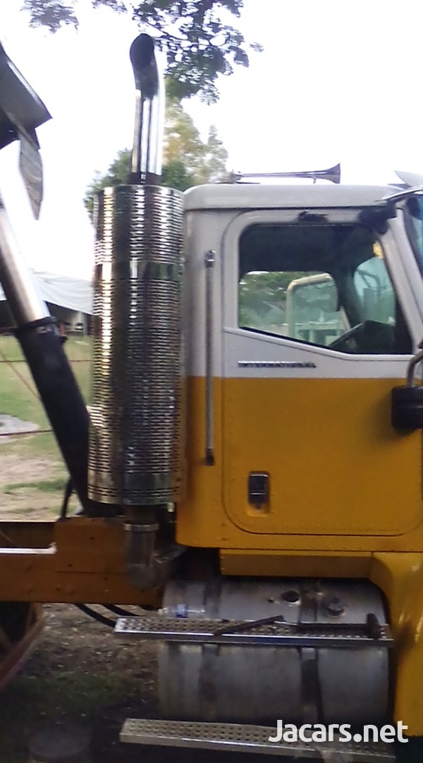 International Dump Truck 9200-13