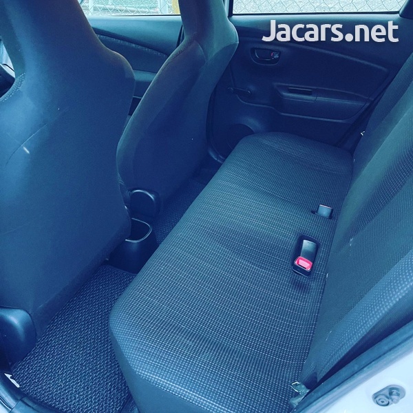 Toyota Vitz 1,3L 2016-5