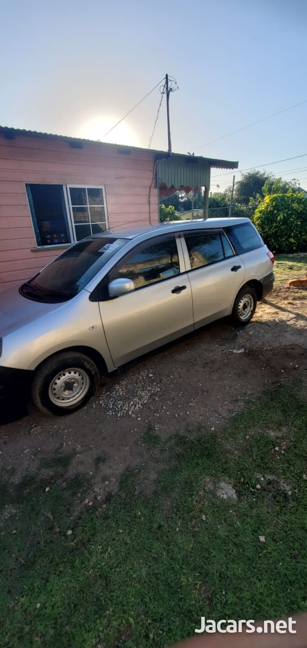 Nissan AD Wagon 1,5L 2014-1