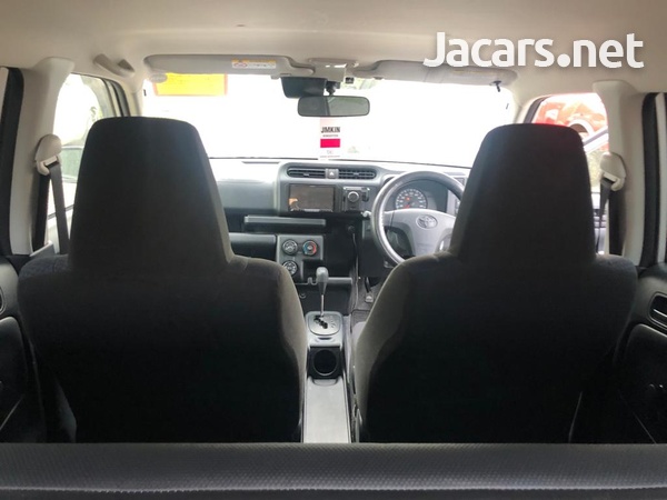 Toyota Probox 1,5L 2017-9