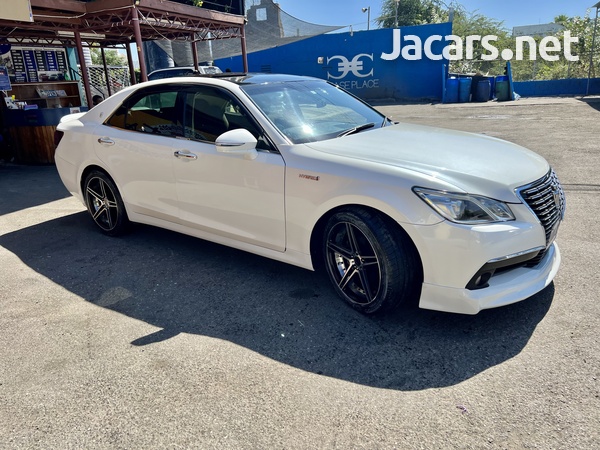 Toyota Crown 2,5L 2014-1