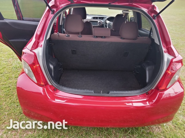 Toyota Vitz 1,3L 2013-5