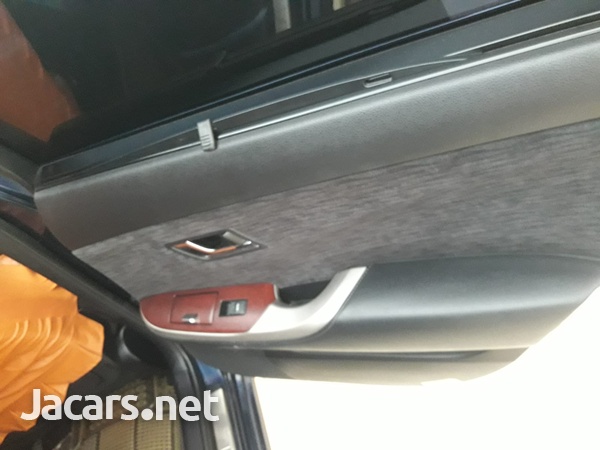 Toyota Crown 3,0L 2013-10