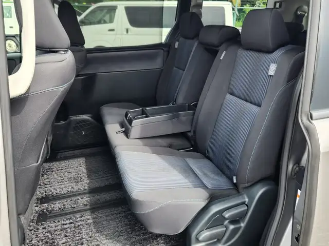 Toyota Voxy 2,0L 2017, Saint Mary - 9