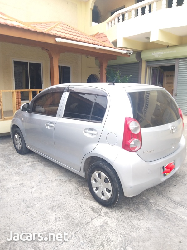 Toyota Passo 1,0L 2011-4