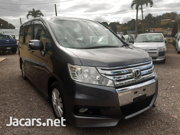 Honda Stepwgn Spada 2,0L 2012-1