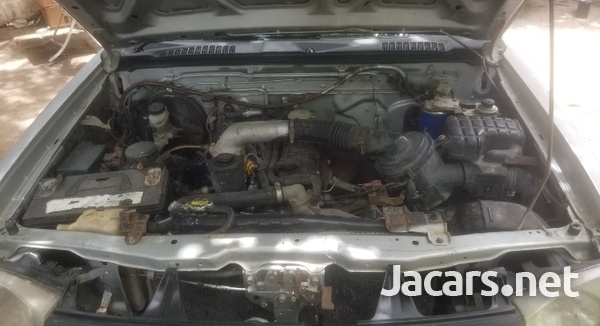 Nissan Frontier 2,3L 2004-3