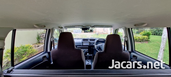 Toyota Probox 1,5L 2017-9