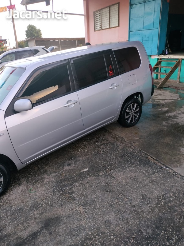Toyota Probox 1,5L 2015-6