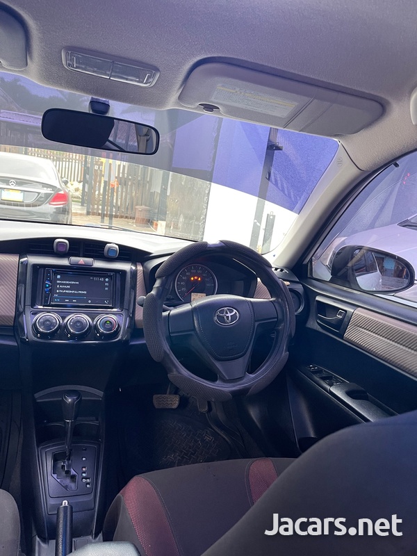 Toyota Axio 1,5L 2013-9