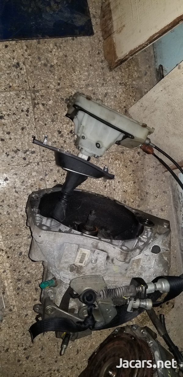 Nissan MR18 six speed gearbox with dual clutch, pressure plate, shifter and cabl-3