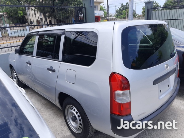 Toyota Probox 1,5L 2017-2