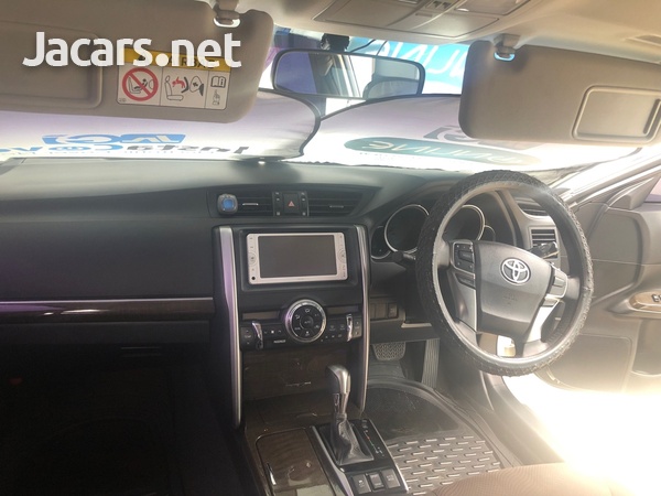 Toyota Mark X 2,5L 2013-6