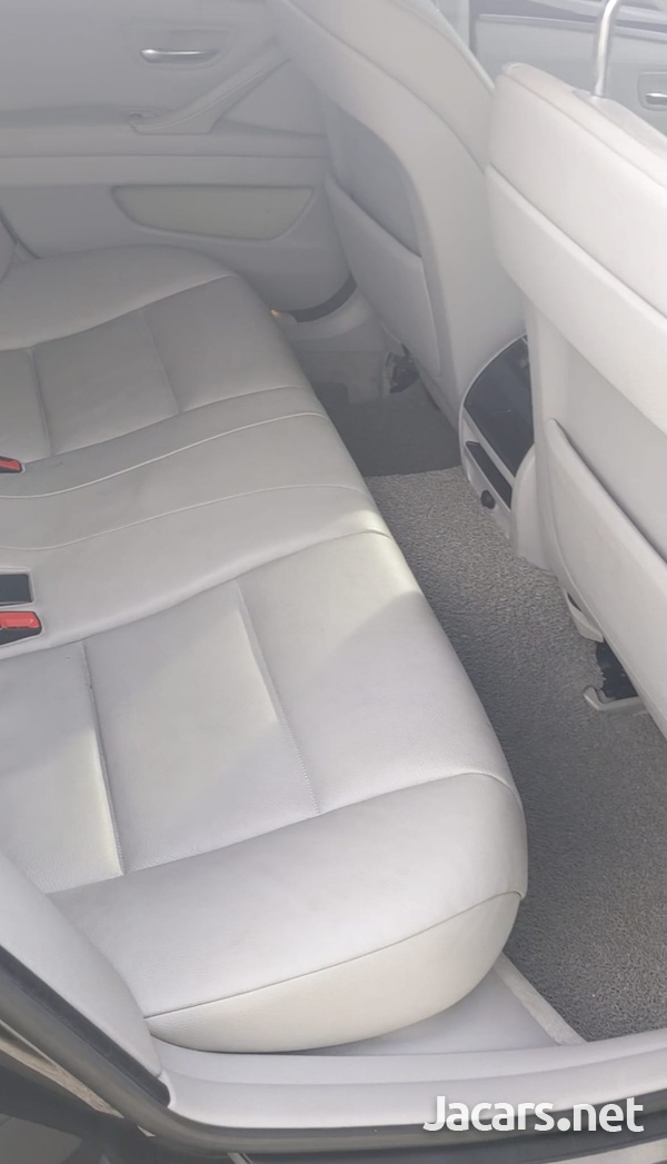 BMW 5-Series 1,9L 2012-5