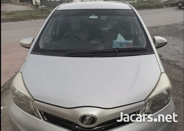 Toyota Vitz 1,3L 2011-1