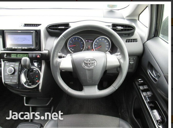 Toyota Wish 1,8L 2013-5